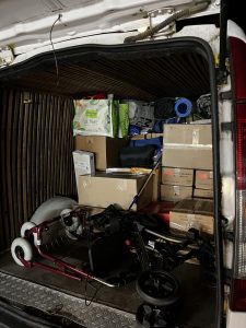 Und auch das zweite Auto füllt sich langsam