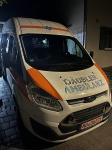 Der Rettungswagen bleibt in der Ukraine