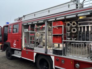 Viele Saugschläuche und Kupplungen