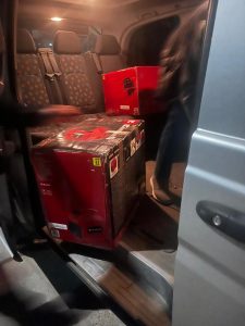 Und gleich geht's weiter, es wird verteilt