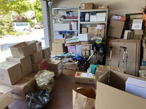 Packaktion in der Garage