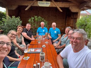 Ein Teil unseres Radl-Teams im Biergarten