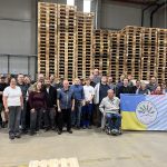 Unser Team beim Packen - Zusammen für die Ukraine!
